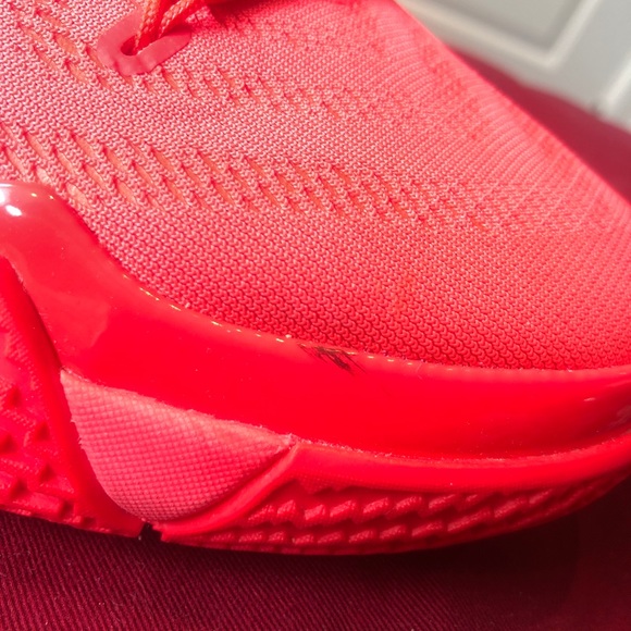 VNDS Nike Kyrie 4 Red Carpet Size 9 943806-602 (No Box) - Picture 7 of 7